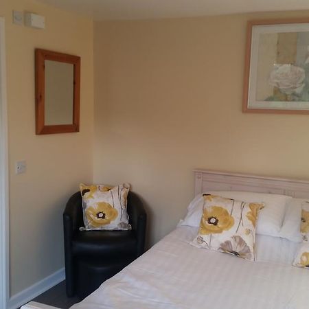 Latchmead Bed & Breakfast Stansted Mountfitchet Exterior photo